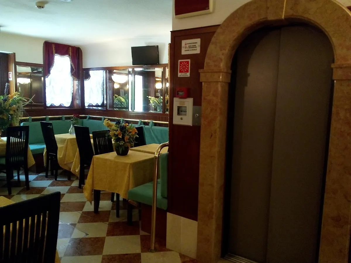 Hotel Diana Venecia