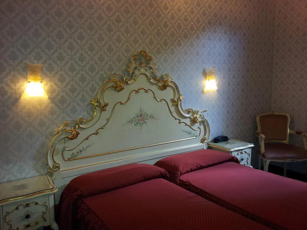 Hotel Diana Venedig 3*,