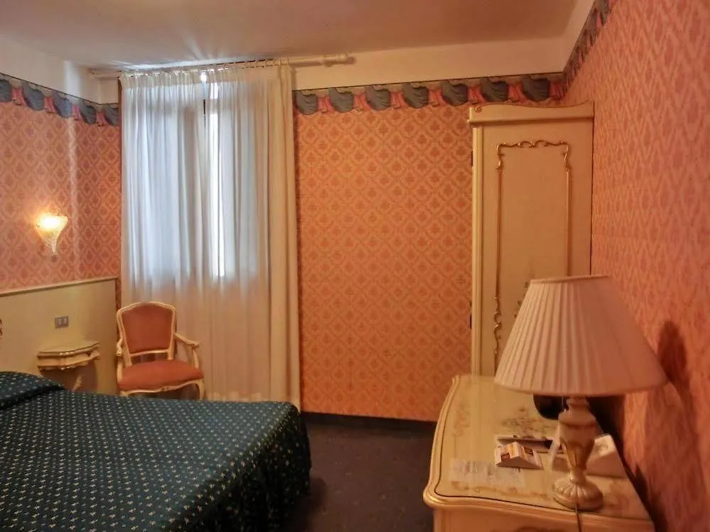 Hotel Diana Venise 3*,  Italie